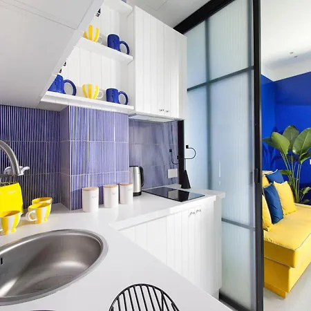 Apartment In Sorrento Near Beaches * סורנטו